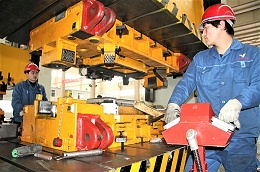 精密五金沖壓廠，市場(chǎng)機(jī)遇與競(jìng)爭(zhēng)分析
